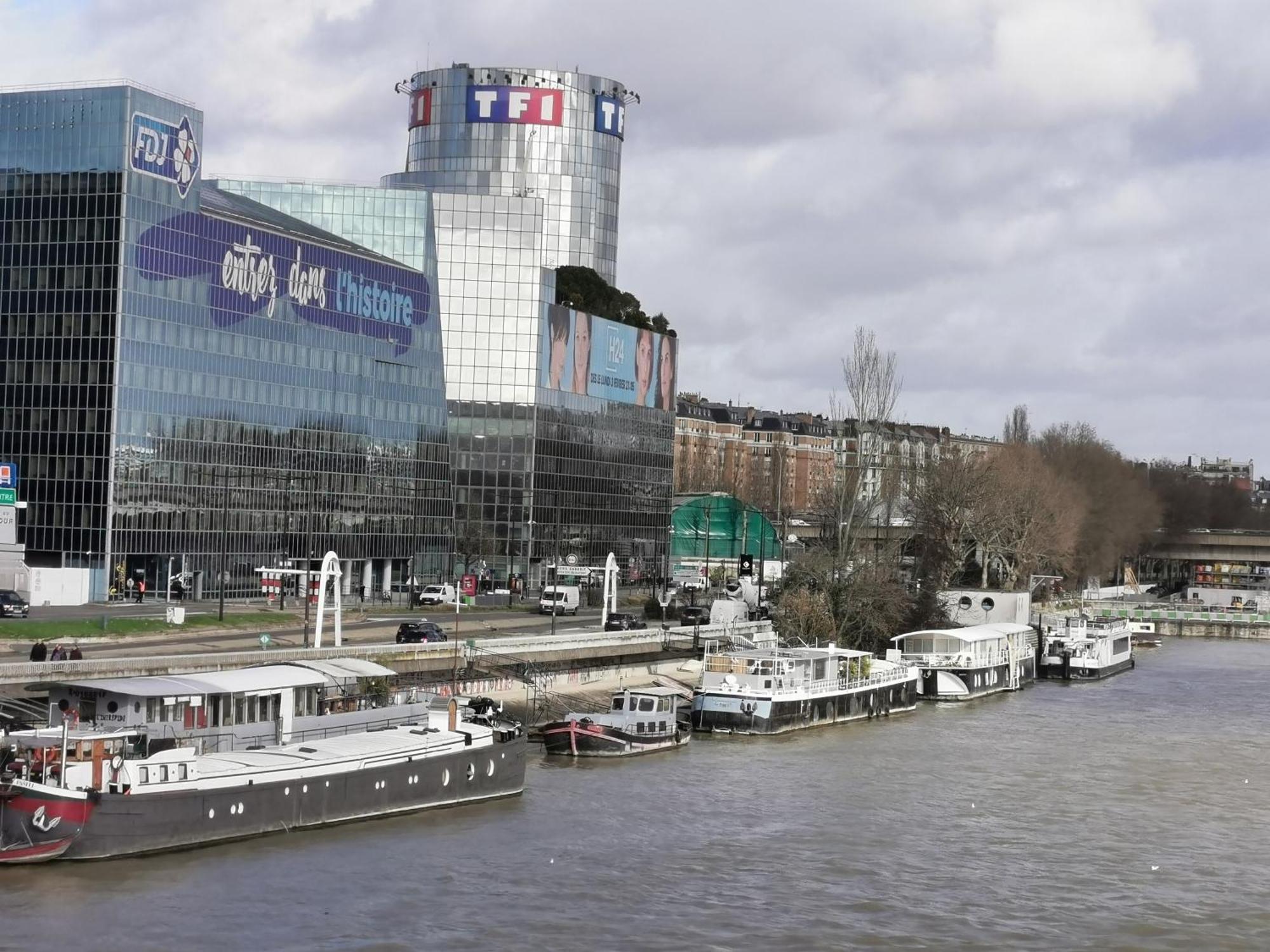 Logement Vue Sur La Seine Булонь-Бийанкур Экстерьер фото